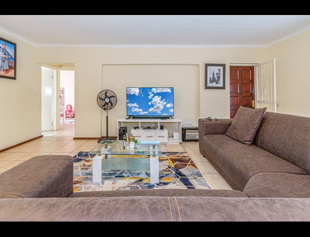 2 BEDROOM APARTMENT FOR SALE IN FERNDALE